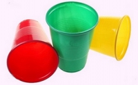 Одноразовые пластиковые стаканчики